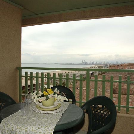 Accommodation Beach Apartments Валенсия Экстерьер фото