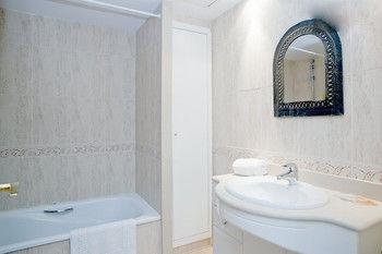 Accommodation Beach Apartments Валенсия Экстерьер фото